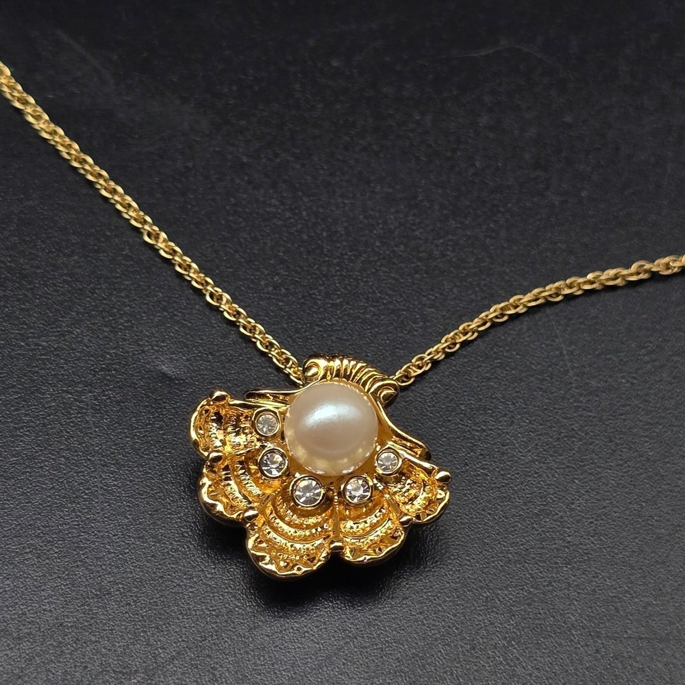 Avon 1995 Ocean's Dream Necklace Sea Shell Faux Pearl Rhinestone Gold Tone